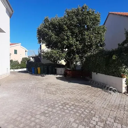 아파트 8, 2,floor